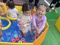 プール遊び2 (2)