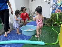 プール遊び3 (2)